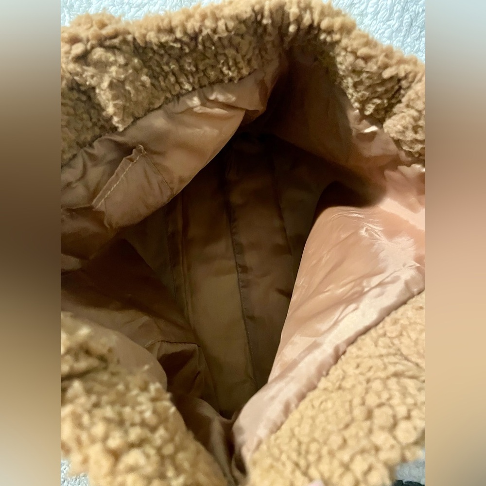 VS Pink Sherpa Tote Bag - Picture 5 of 5